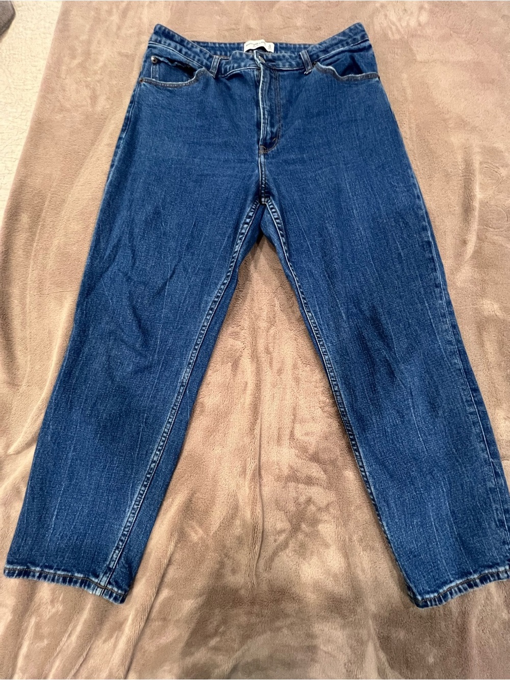 Abercrombie & Fitch The Mom High-Rise Curve Love Jeans